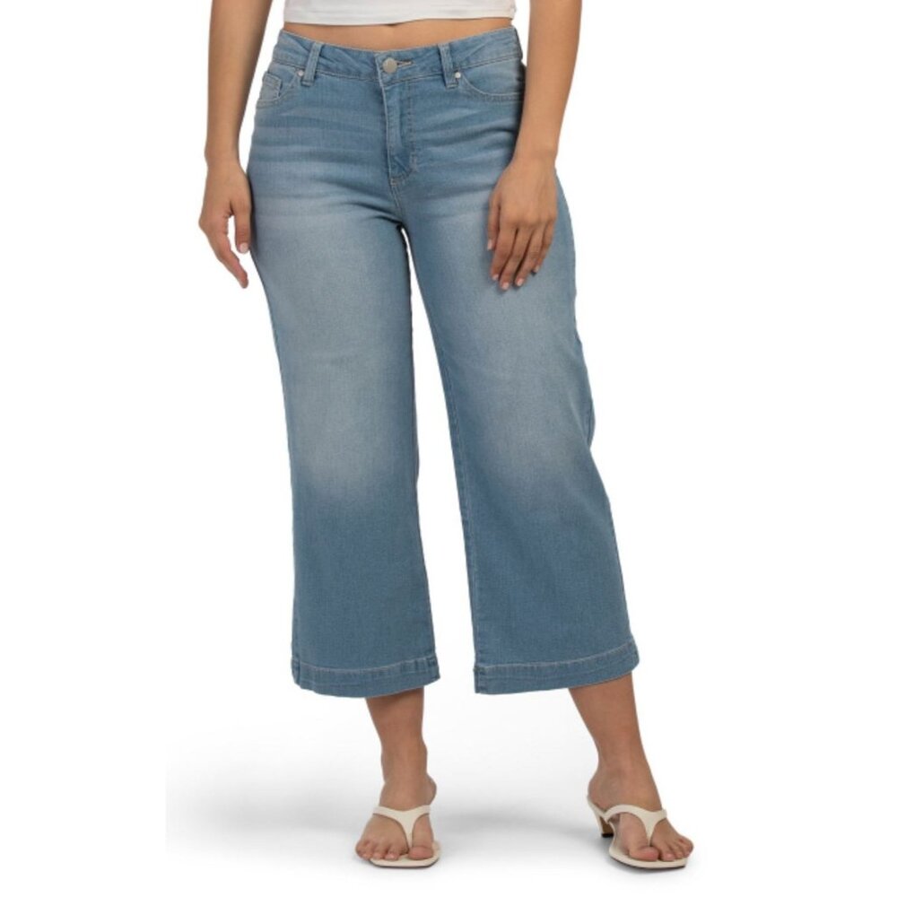 NWT d. jeans Light Wash High Rise Stretchy Wide Leg Cropped Jeans Size 12